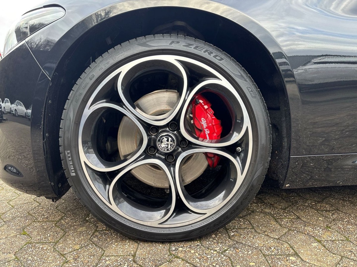 Alfa Romeo Giulia 2.0T 280ch Competizione Q4 AT8 Harman-Kardon Toit ouvrant