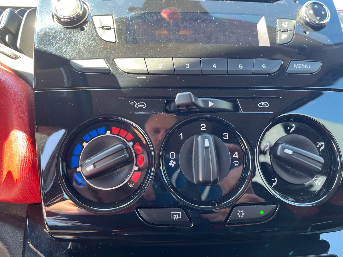 Lancia Ypsilon III 1.3 MULTIJET 95 BLACK&RED 5P