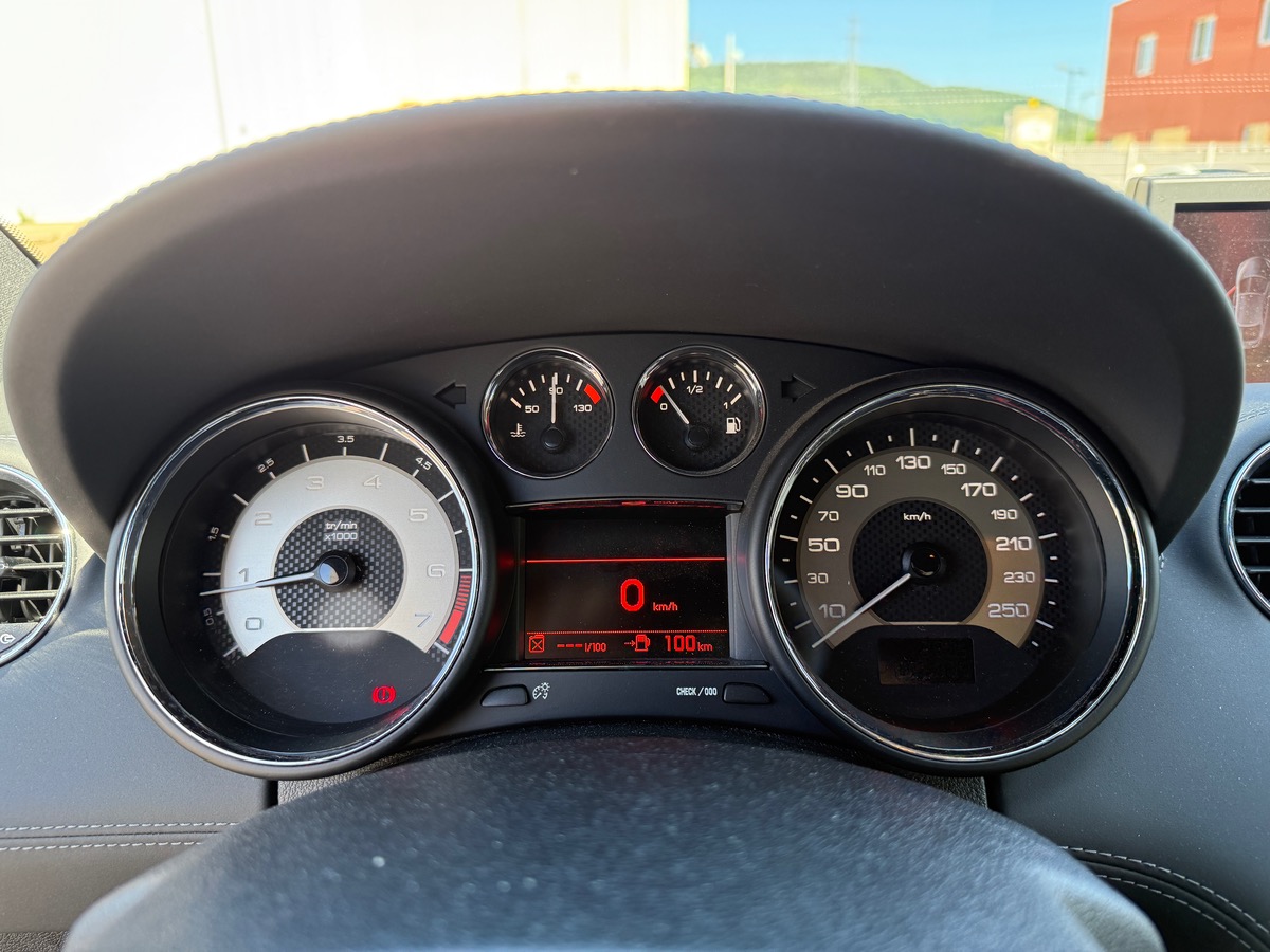 Peugeot RCZ 1.6 THP 156 cv, Suivi Complet