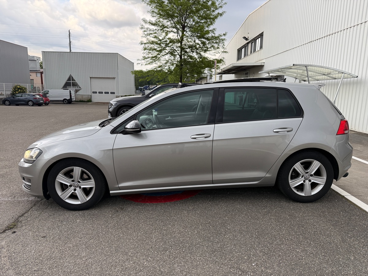 Volkswagen Golf VII 1.4 TSI BlueMotion S&S 122 cv CARAT ,Toit ouvrant, Suivi Complet