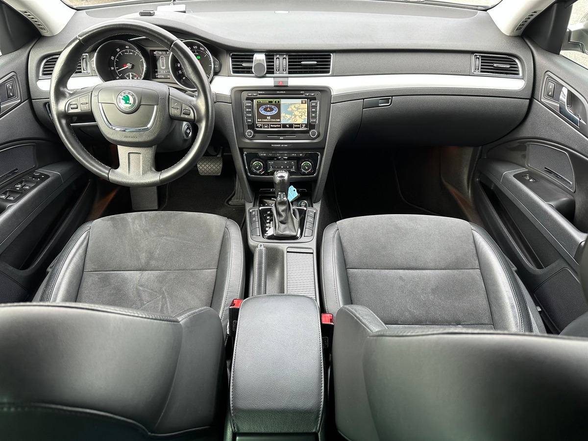 Skoda Superb Combi 3.6 V6 Elégance 2 4x4 DSG6