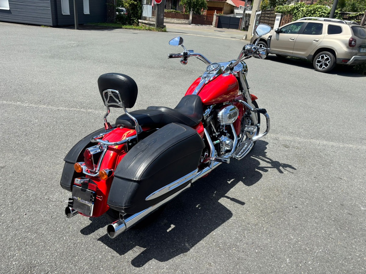 Moto Moto Harley-Davidson FLHRSE3 Screamin' Eagle Road King 2007