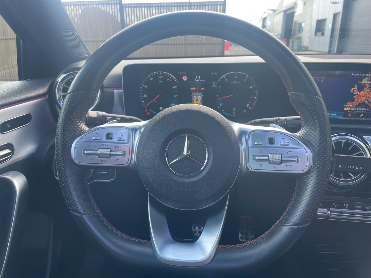 Mercedes-Benz Classe A 200 AMG LINE 163 cv LED AMBIANCE - CARPLAY - TOIT OUVRANT - SIEGE CHAUFFANT