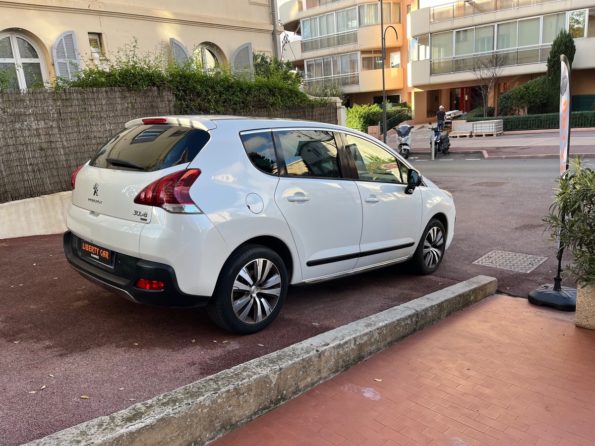 Peugeot 3008 1.6 hdi 114 cv Allure / Toit Panoramique / Affichage Tête Haute /Caméra