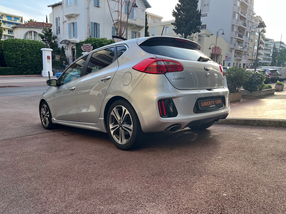 Kia Ceed 1.6 CRDI 136 CV / GT LINE / Caméra de recul / GPS / Jantes