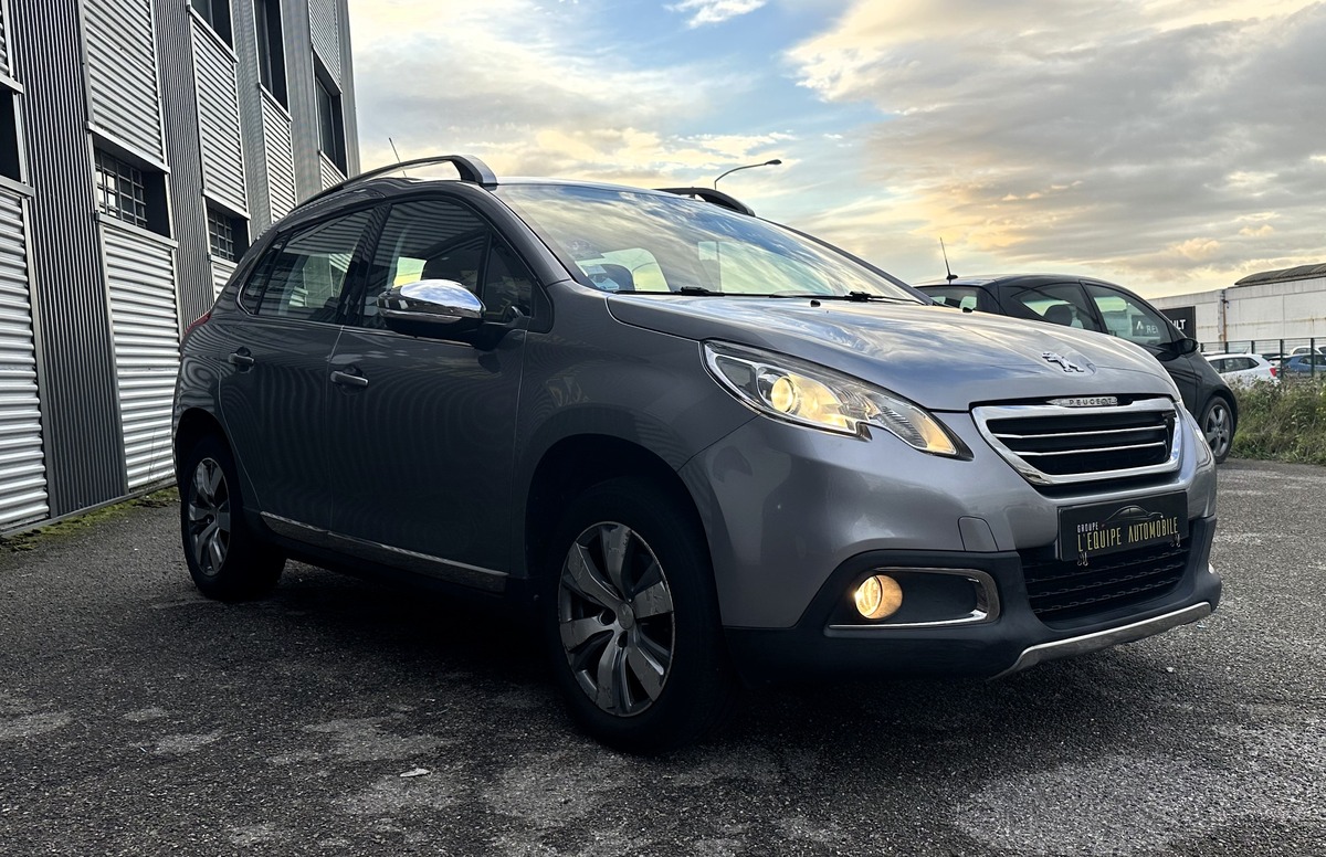 Peugeot 2008 1.2 PURETECH 130 S&S ALLURE  ATTELAGE