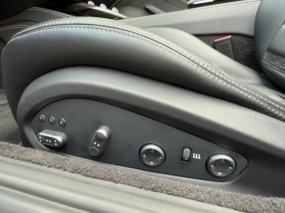Ferrari California T 3.9L V8 560 CH / FRANCAISE / CARNET / 29954 KMS