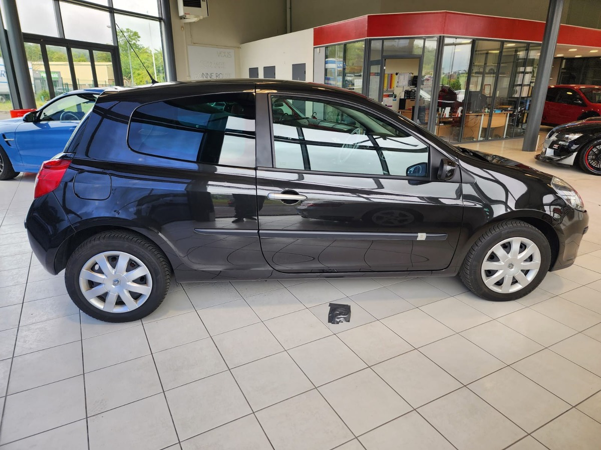 RENAULT Clio III 1.2L 100CV