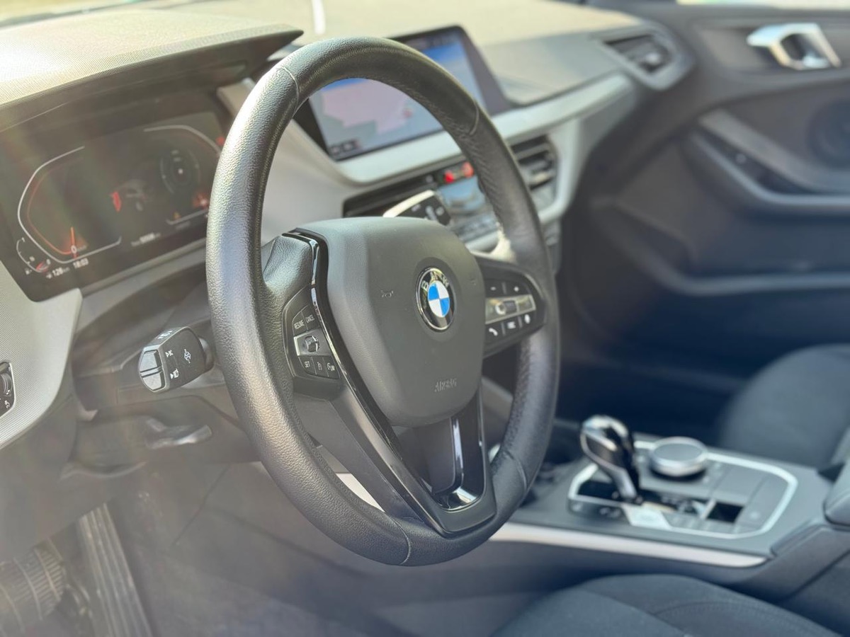 Bmw Série 1 (F40) 5 portes 116i 1.5 i 12V DCT7 109 cv Boîte auto - APPLE CARPLAY - PROCHE DU NEUF