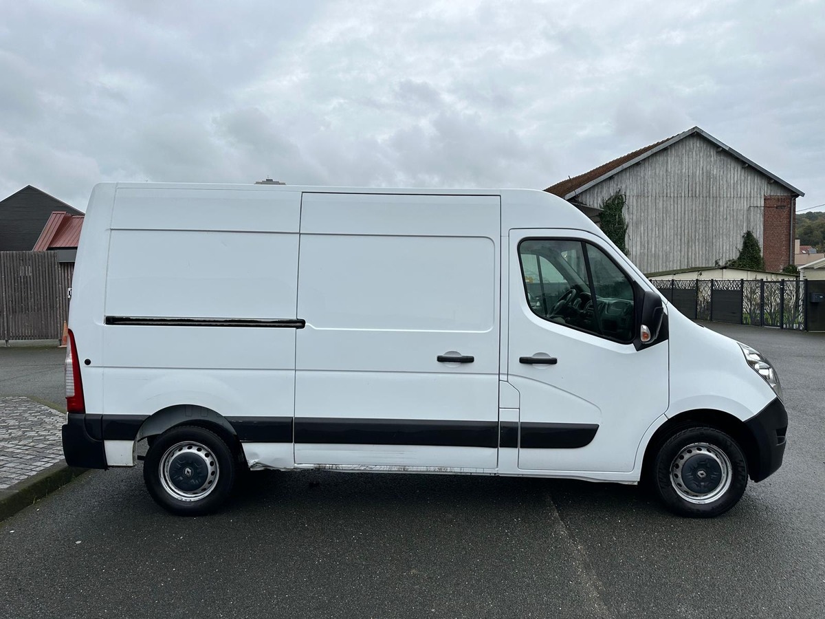 RENAULT Master Phase 2 Traction Fourgon L2H2 F3300 2.3 dCi 16V Energy 145 cv