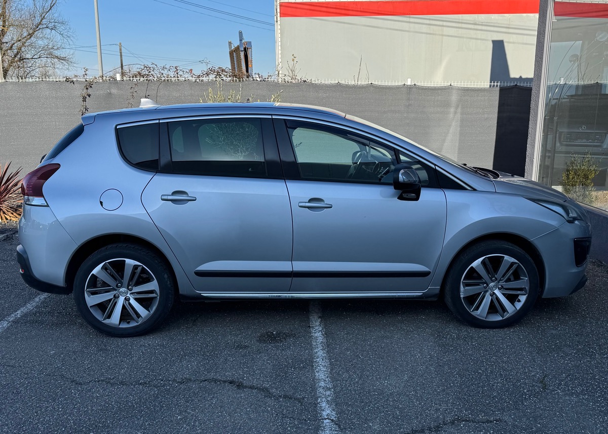 Peugeot 3008 (2) 2.0 BLUEHDI 150 S&S ALLURE