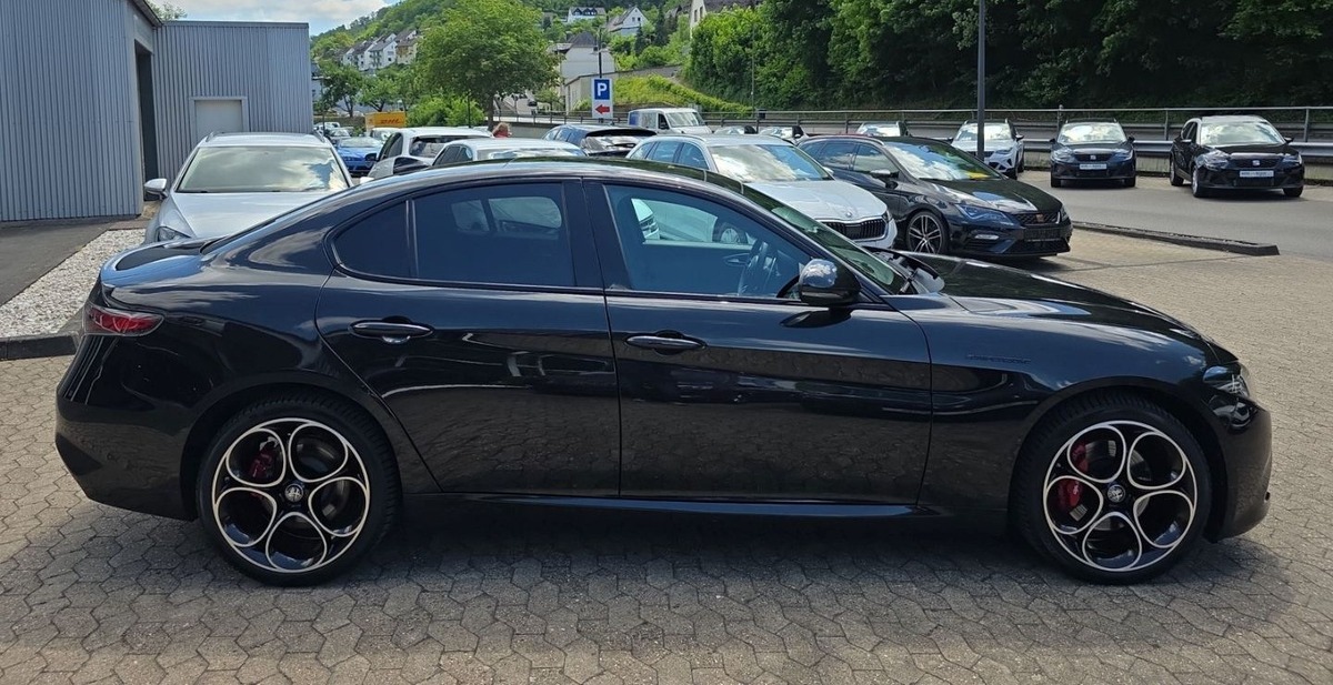 Alfa Romeo Giulia 2.0T 280ch Competizione Q4 AT8 Toit ouvrant Harman-Kardon