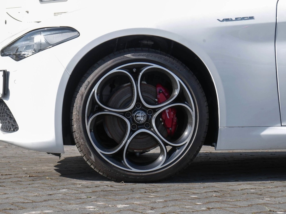 Alfa Romeo Giulia 2.0 TB 280ch Veloce Q4 AT8 Toit ouvrant Harman-Kardon