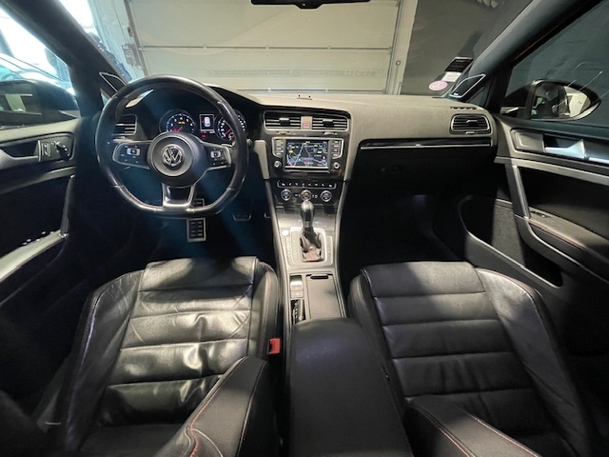 Volkswagen Golf GTI 230CV DSG6