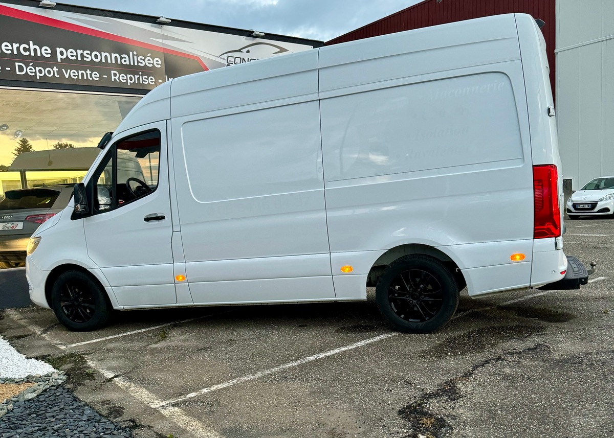 Mercedes-Benz Sprinter 319 V6