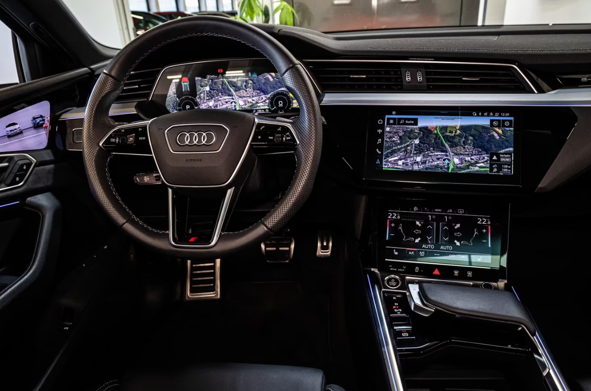 Audi Q8 e-tron 55 408ch S Line quattro Toit ouvrant