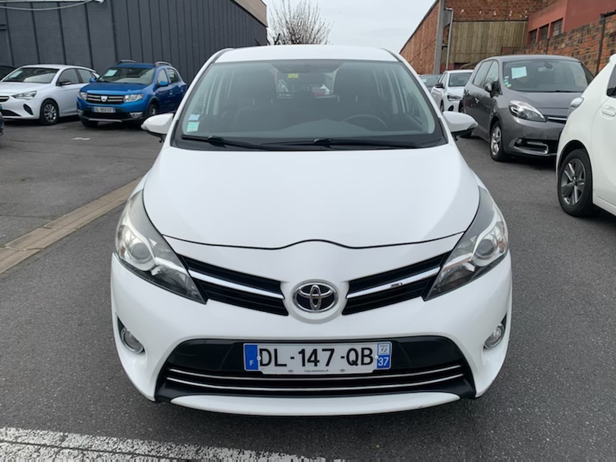 Toyota Verso 2.0 D-4D 112 CV dynamique 4XCB