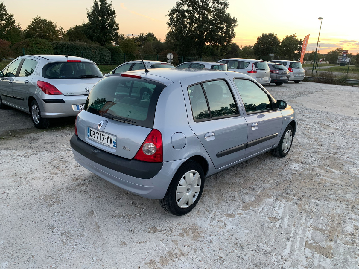 RENAULT Clio 1.5 dci - 80CH 187210KM