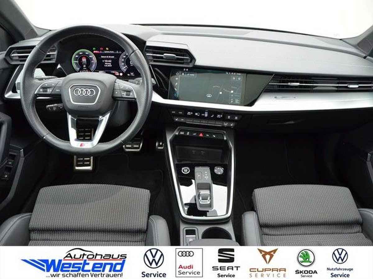 Audi A3 Sportback IV 40 TFSI e 204ch S line S tronic 6/B&O/toit ouvrant/feux matriciels/tête haute