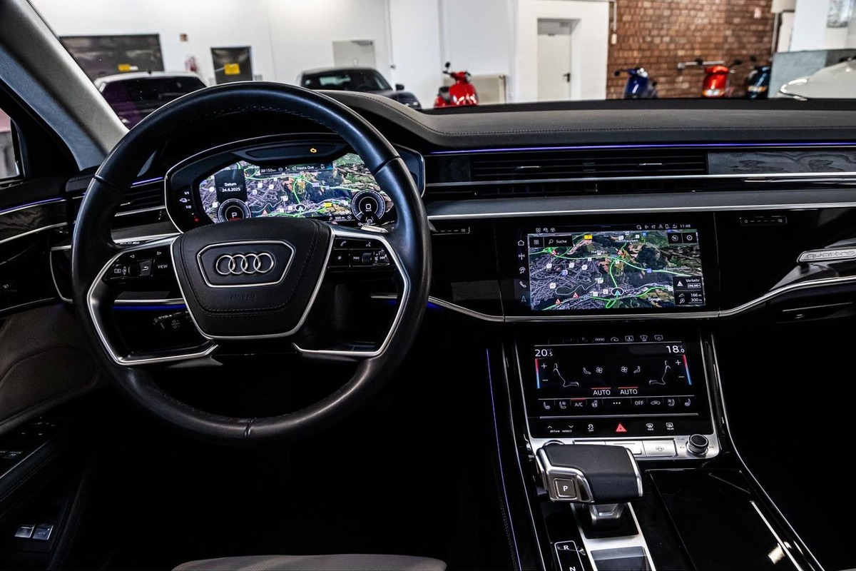 Audi A8 IV 60 TFSI e 462ch Avus quattro tiptronic 8 Toit ouvrant Bang&Olufsen