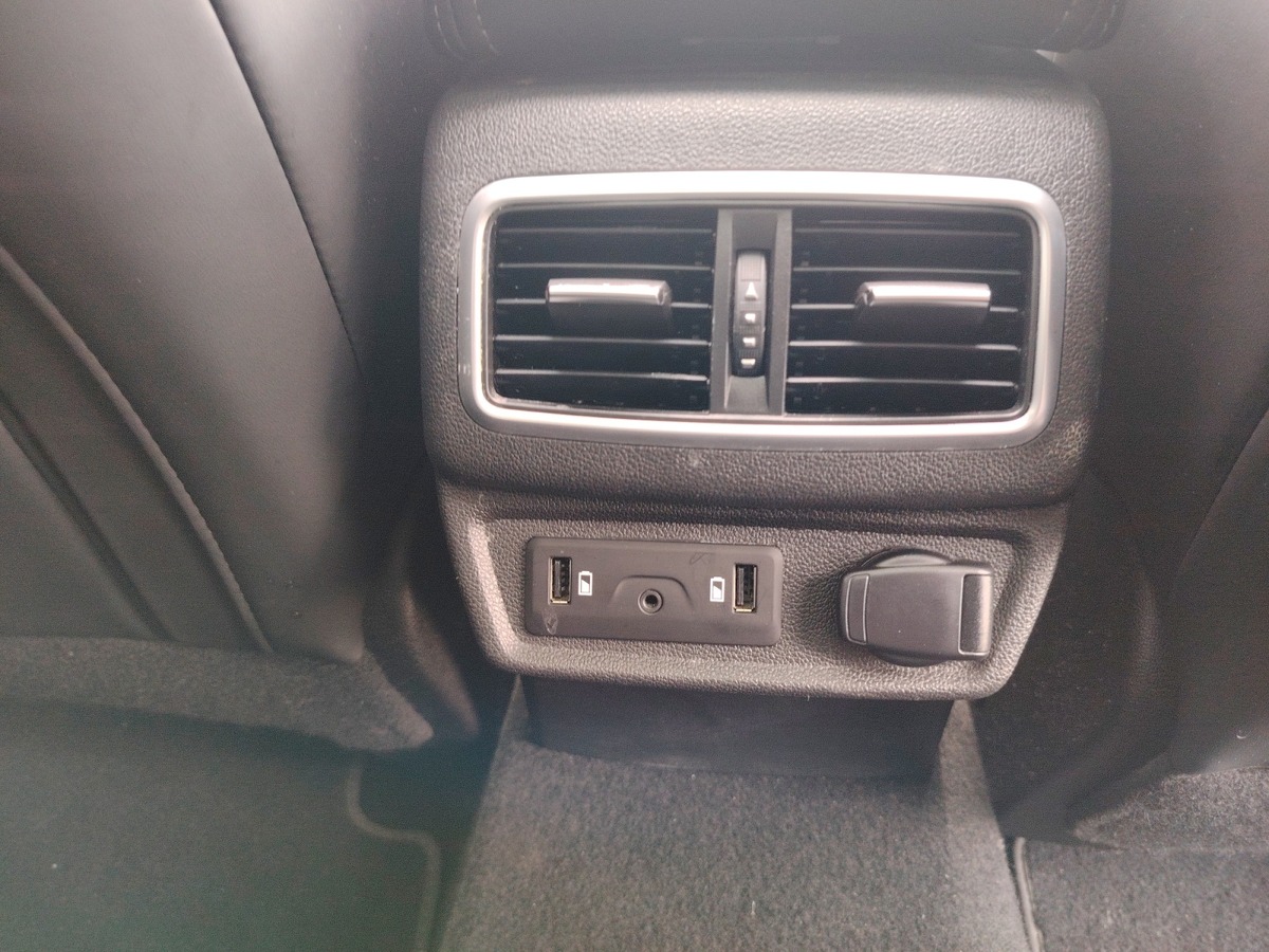 RENAULT Talisman Estate 2.0 dci 200 initiale Paris seulement 43500 kms . 2 eme Main