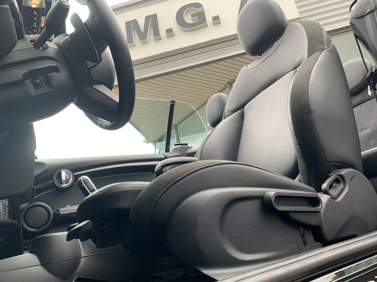 Mini Cooper JCW 231 CHEVAUX