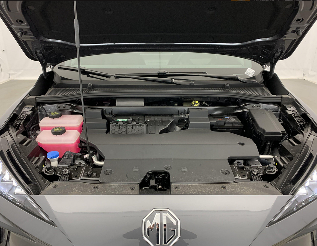 MG MG4 Electric 64kWh - 320 kW 4WD XPOWER  Prix catalogue 41 140,00 € TTC