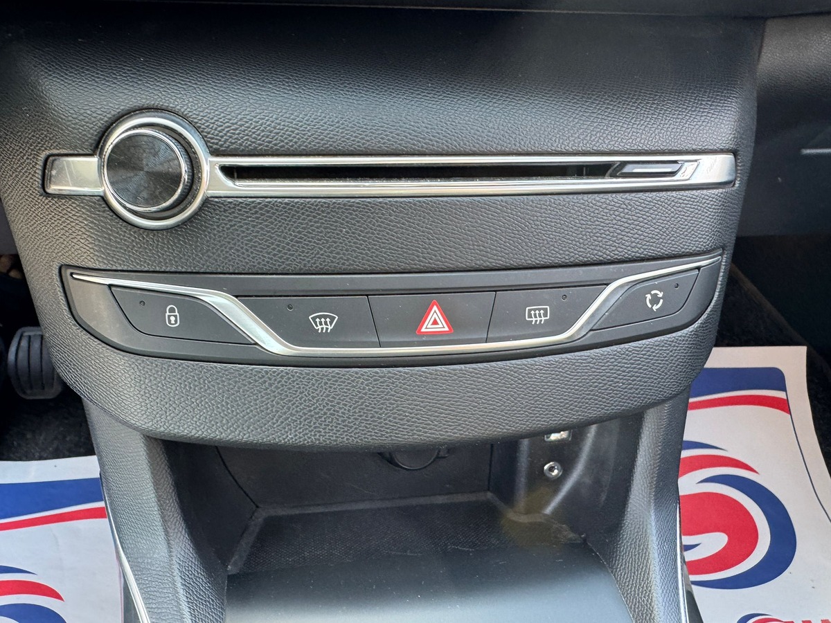 Peugeot 308 PHASE II 1.6 HDI 115 ALLURE