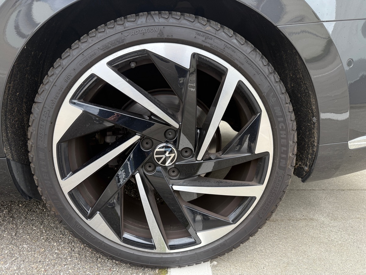 Volkswagen Arteon ShootingBrake 2.0L TDi EVO SCR DSG7 150 cv R-line, Toit ouvrant, Suivi Complet