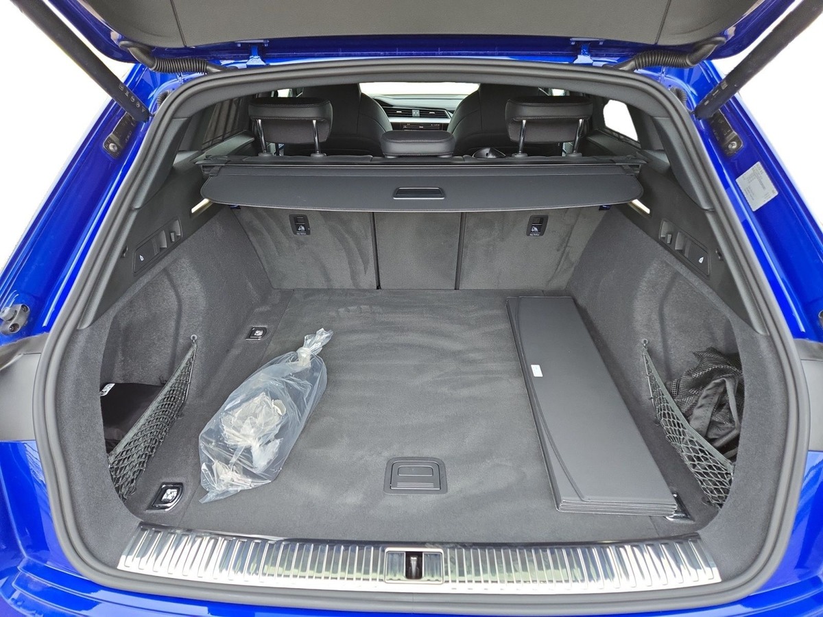 Audi SQ8 e-tron Sportback e-tron 503ch quattro Toit ouvrant Bang&Olufsen Attelage