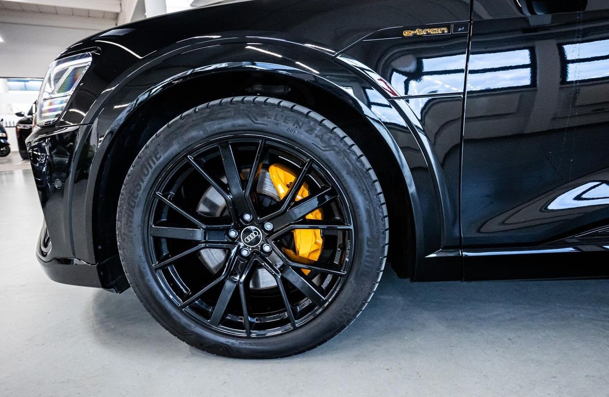 Audi e-tron Sportback 55 408ch S Line e-quattro Toit ouvrant Bang&Olufsen Pack Black Edition