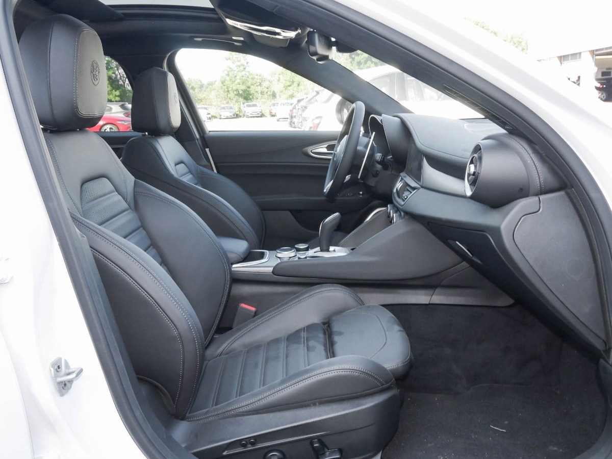 Alfa Romeo Giulia 2.0 TB 280ch Veloce Q4 AT8 Toit ouvrant Harman-Kardon