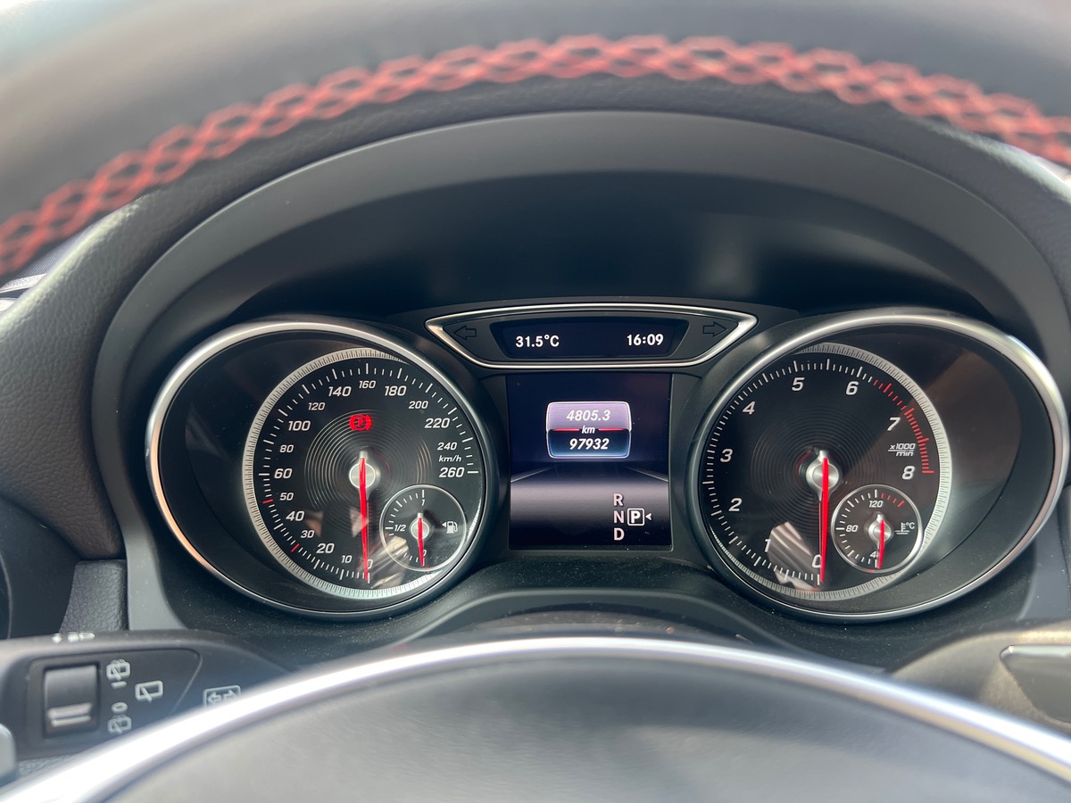 Mercedes-Benz GLA 200 FASCINATION AMG LINE, SUIVI COMPLET MERCEDES, TOIT OUVRANT