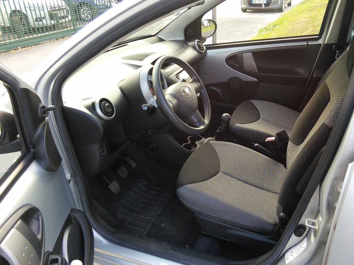 Toyota Aygo 1.0 68 CV 5 PORTES  CLIM