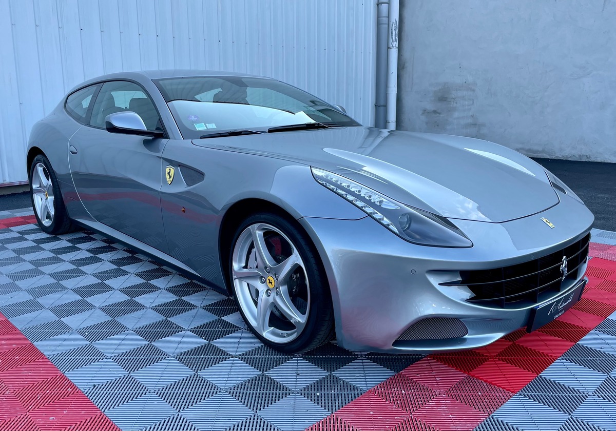 Ferrari Ff V12 4RM 660 FR POZZI