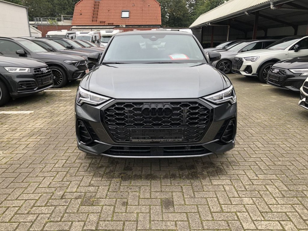 Audi Q3 Sportback 45 TFSI e 245ch S line S tronic 6/Toit ouvrant/Attelage/Feux matriciels/Caméra