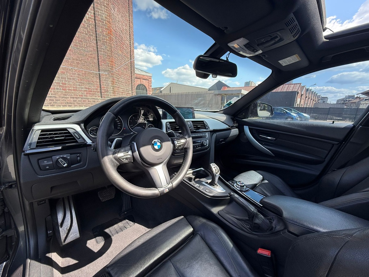 Bmw 330 D PACK M / HARMAN KARDON / VOLANT M