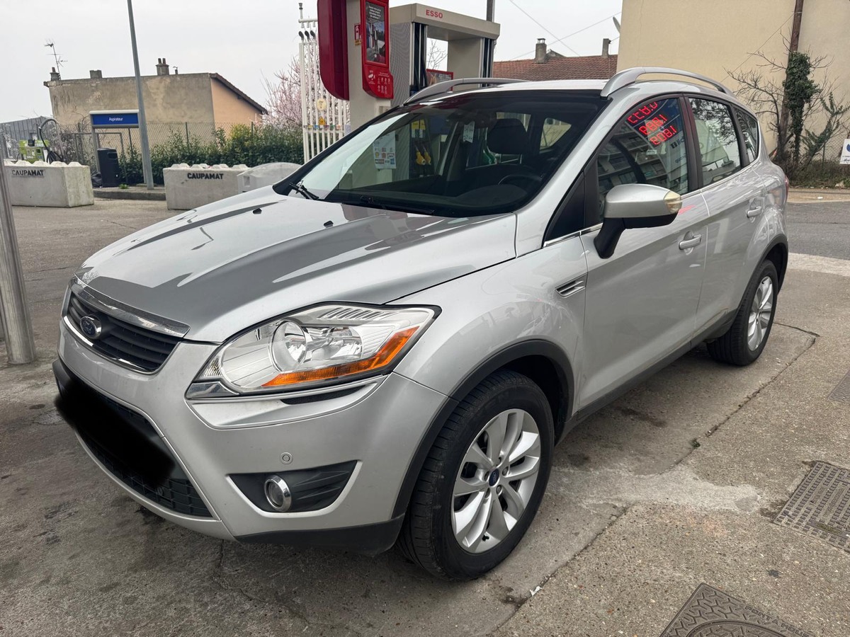 Ford Kuga 1ERE MAIN SUIVI FACTURE TOIT PANO GPS SEMI CUIR RA