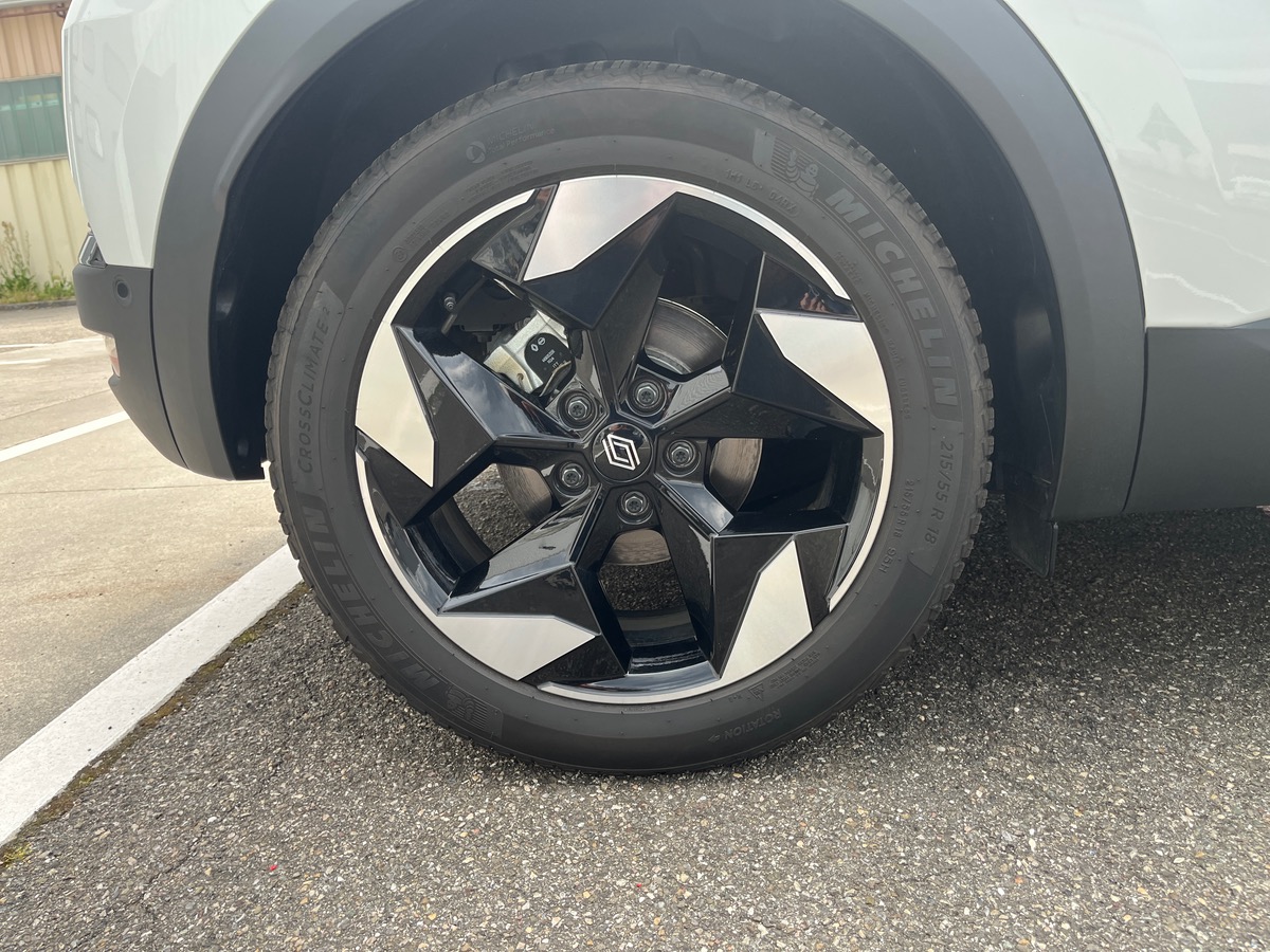RENAULT Captur TECHNO E-TECH FULL HYBRID 145