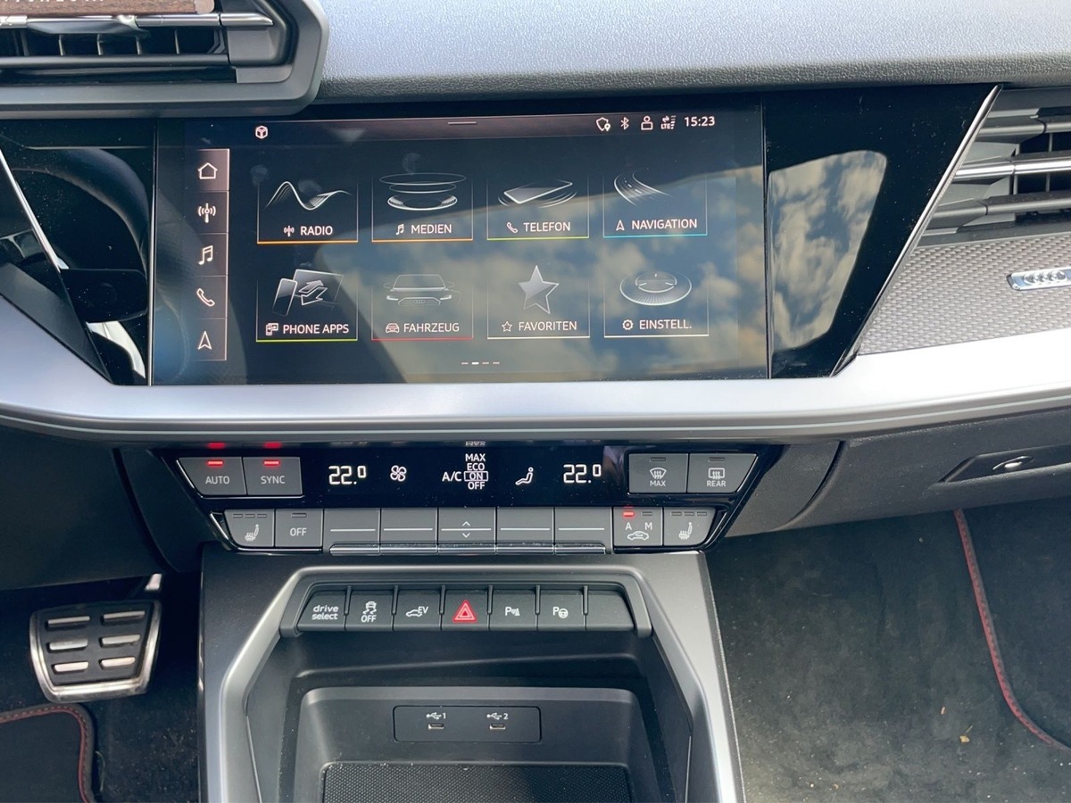 Audi A3 Sportback IV 45 TFSI e 245ch S Line S tronic 6/Toit ouvrant/Bang&Olufsen/Caméra/CarPlay