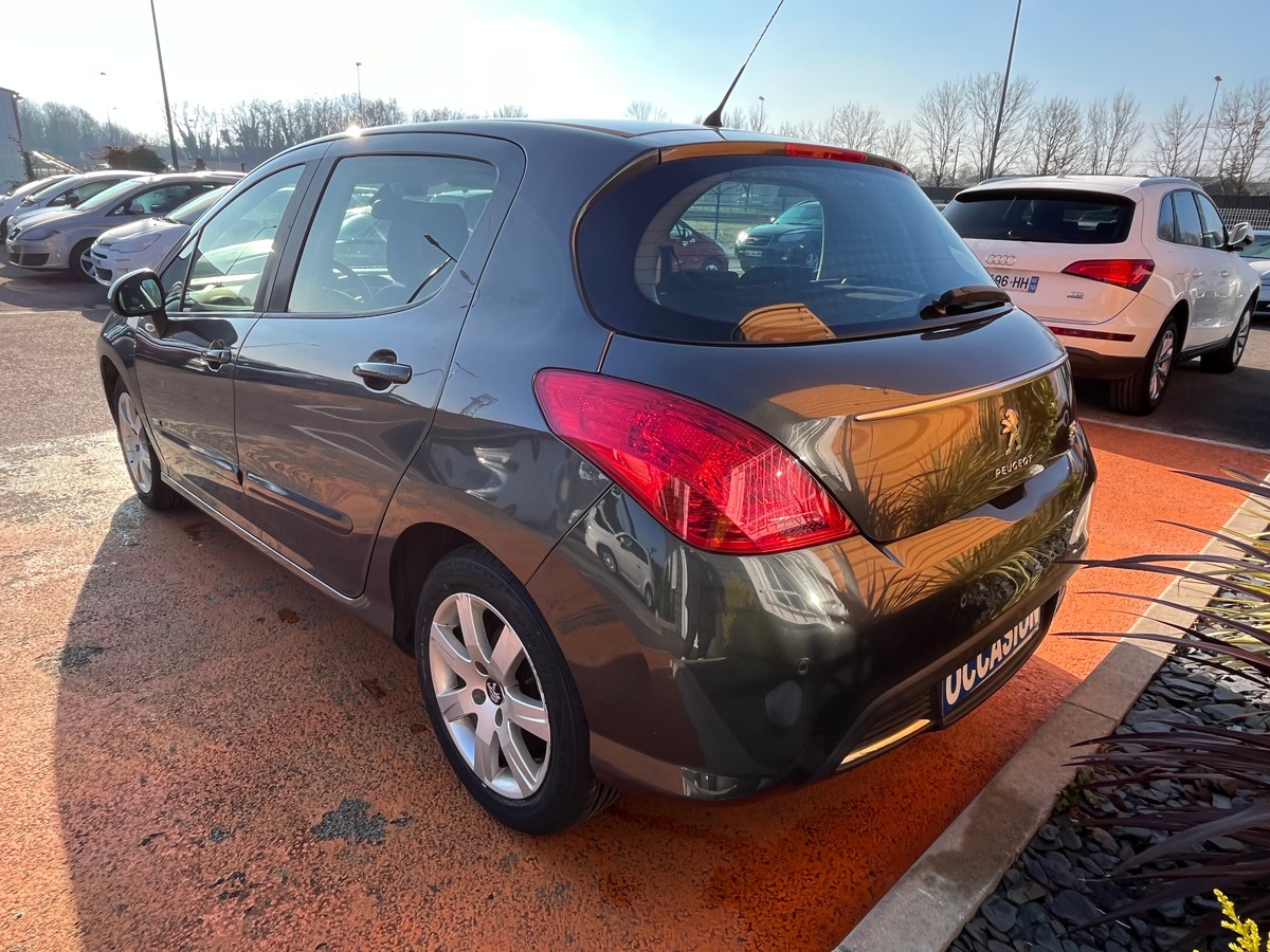 Peugeot 308 III 1.6 EHDI 115 CH STYLE 5P