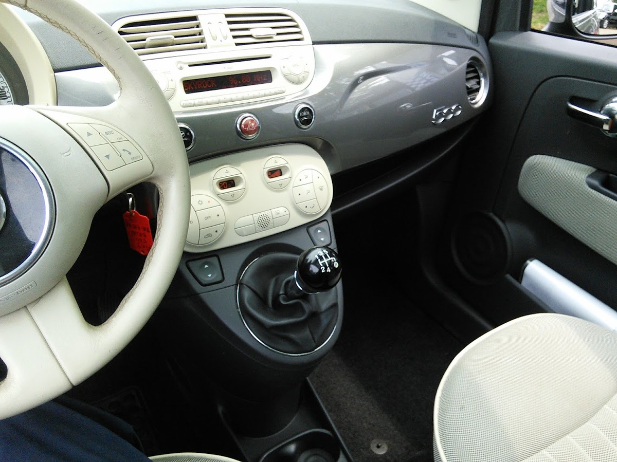 Fiat 500 1.2 70 LOUNGE CLIM TOIT PANORAMIQUE