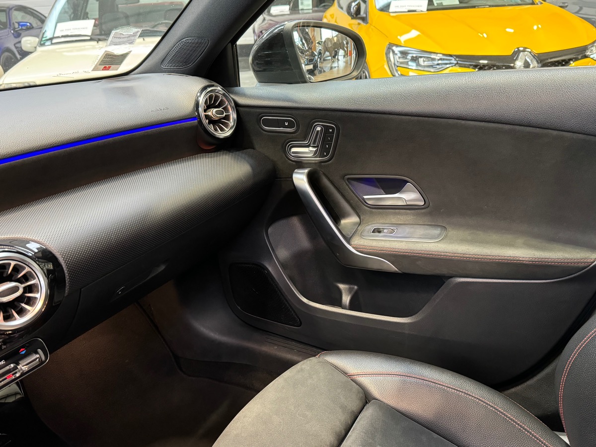 Mercedes-Benz Classe A 180D 7G-TRONIC 116CV AMG LINE TOIT OUVRANT