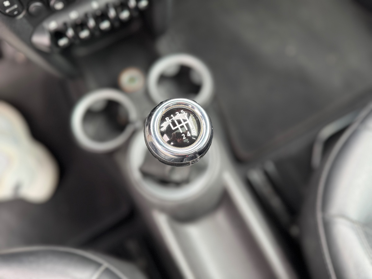 Mini Cooper 2 (R56) LCI D 1.6  110 cv - TOIT OUVRANT - INTERIEUR CUIR - RADAR DE RECUL
