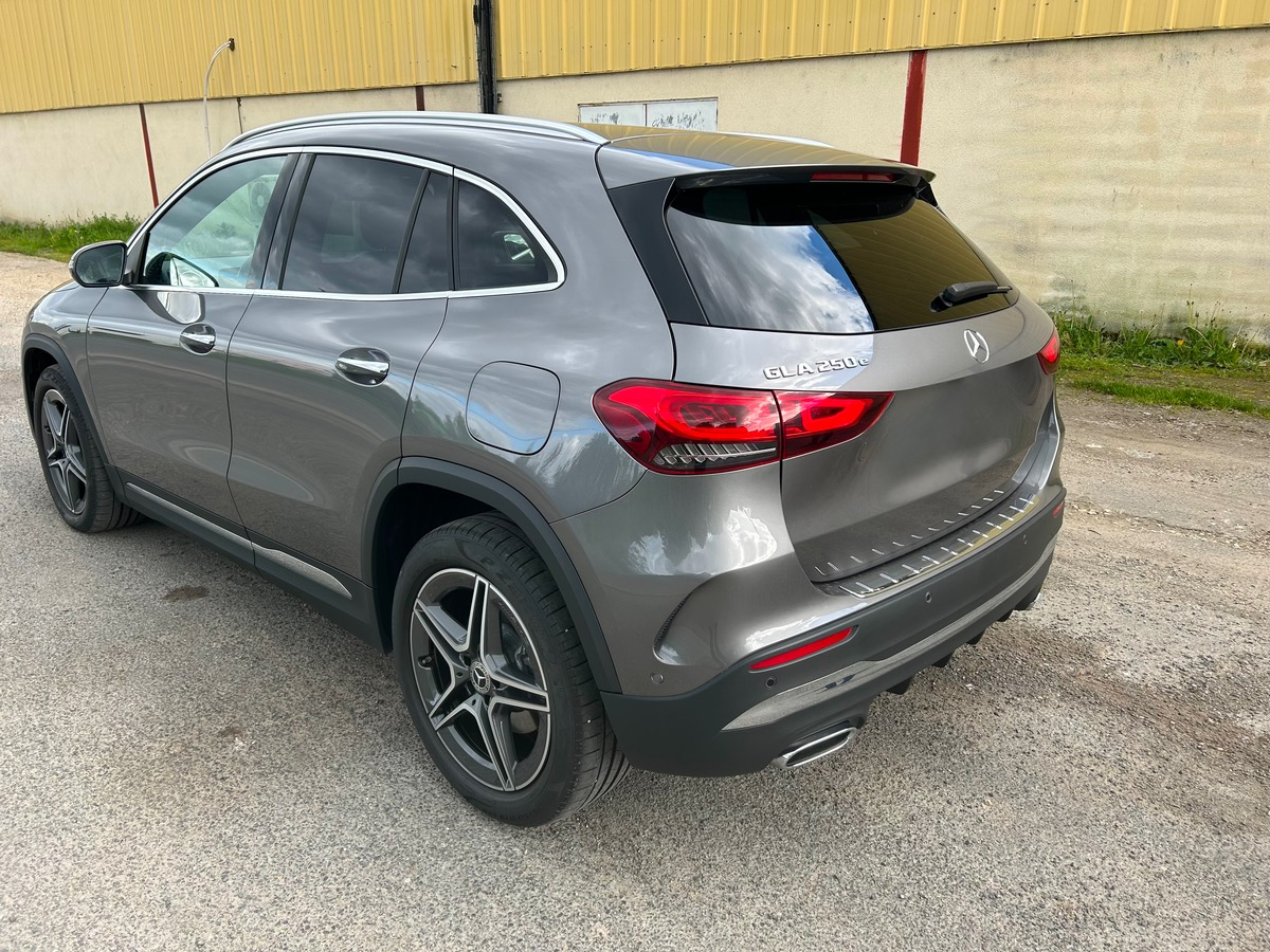 Mercedes Benz GLA 250e AMG LINE