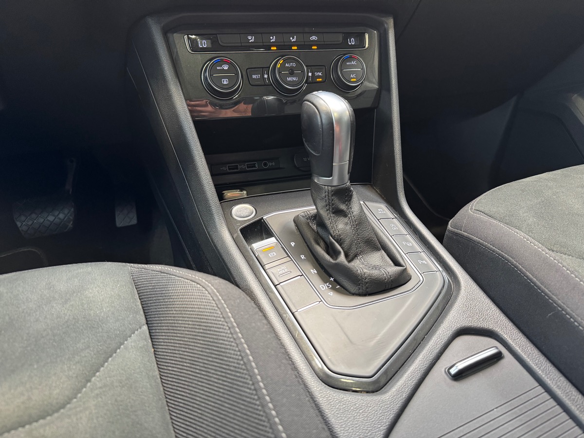 Volkswagen Tiguan TDI 150 R-LINE DSG7 CARAT TO/ATTELAGE/CARPLAY