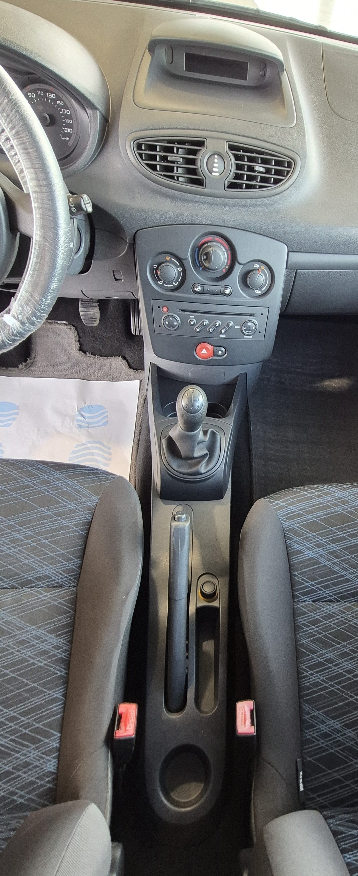 RENAULT Clio III 1.2L  75CV