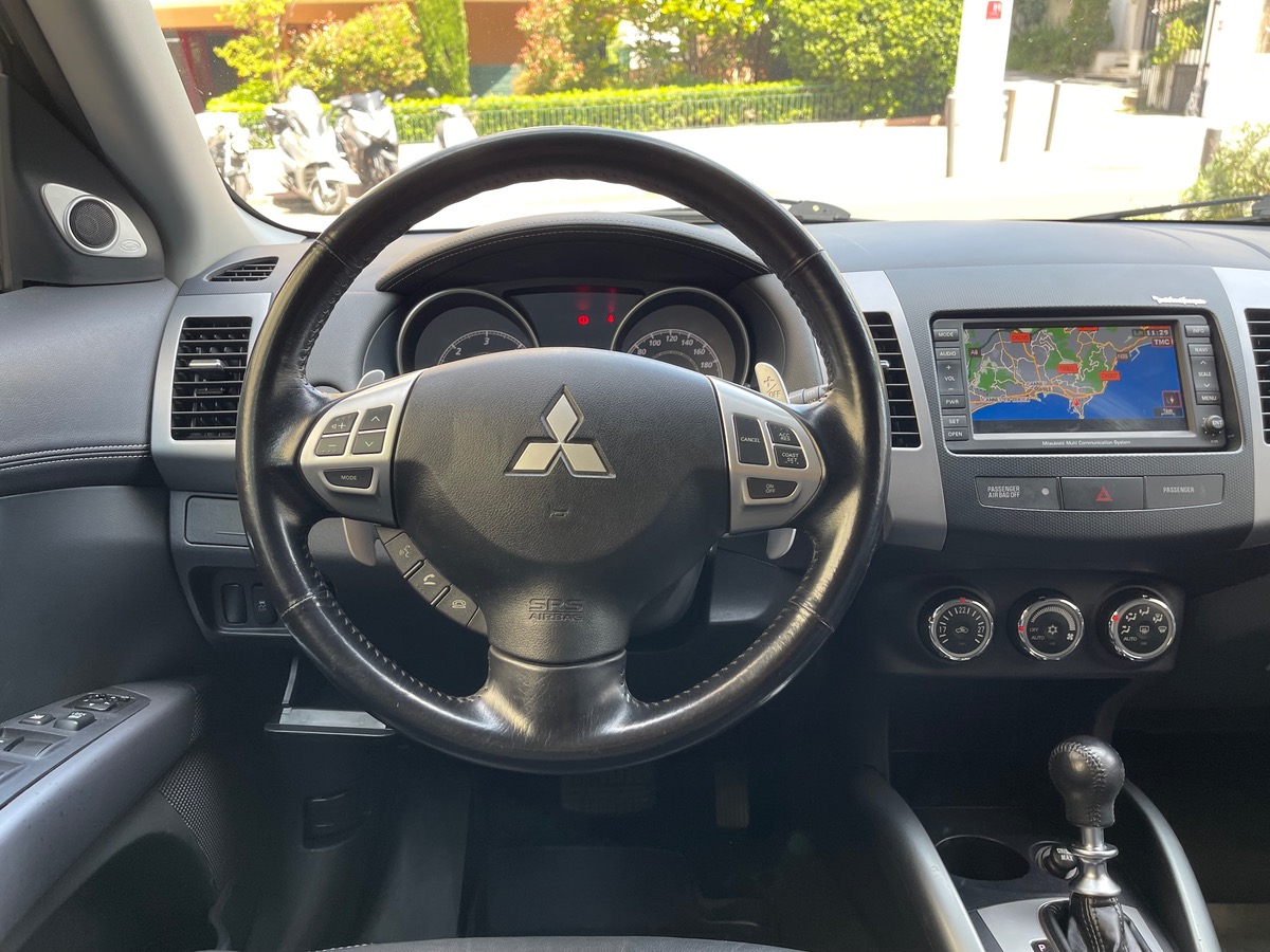 Mitsubishi Outlander 2.2 DI-D 156 CV 4WD 7 Places/Entretien complet Constructeur/Toit Ouvrant