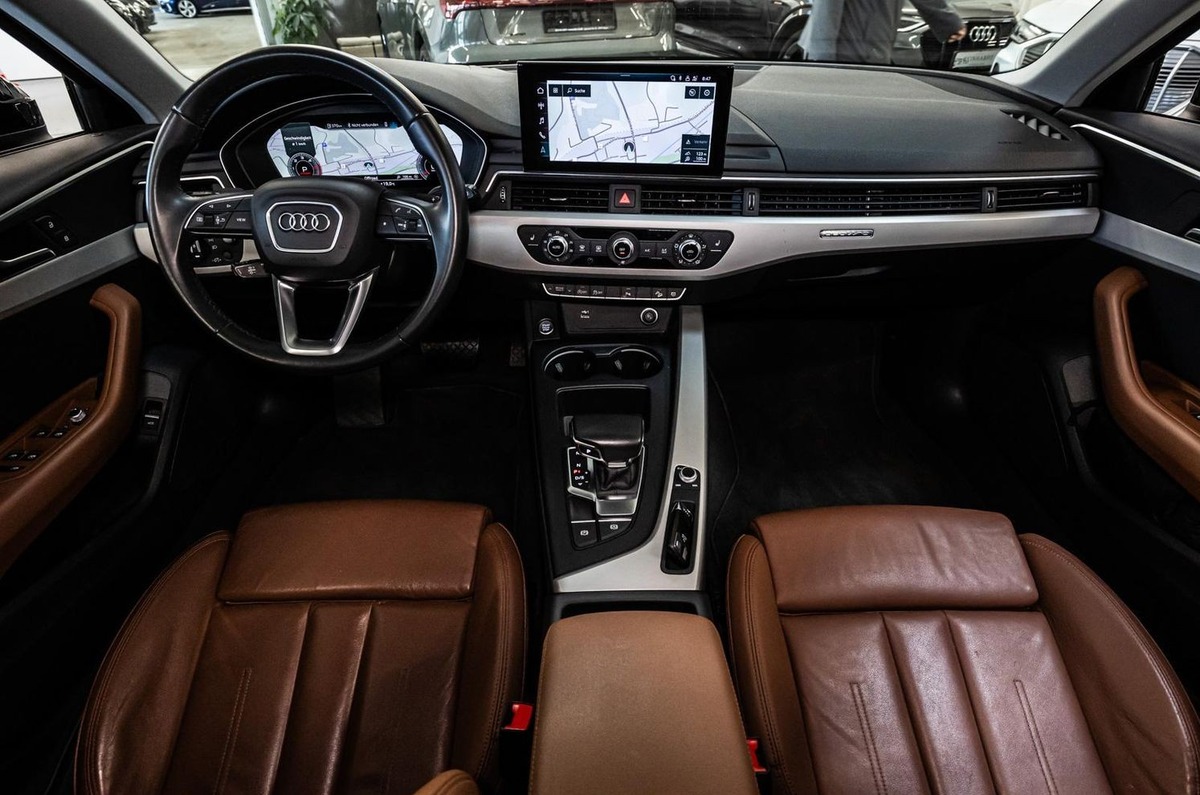 Audi A4 Allroad V 40 TDI 204ch Avus quattro S tronic 7 Attelage Aff Tête haute