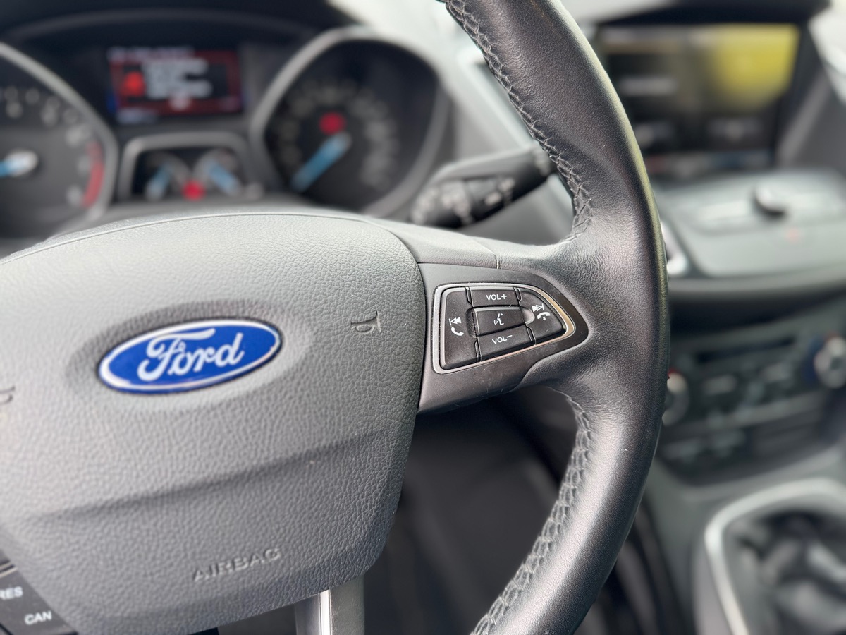 Ford C-max TITANIUM Phase 2 1.0 Ti-VCT 125 cv - 1 ere MAIN - ENTRETIEN FORD - RADAR DE RECUL